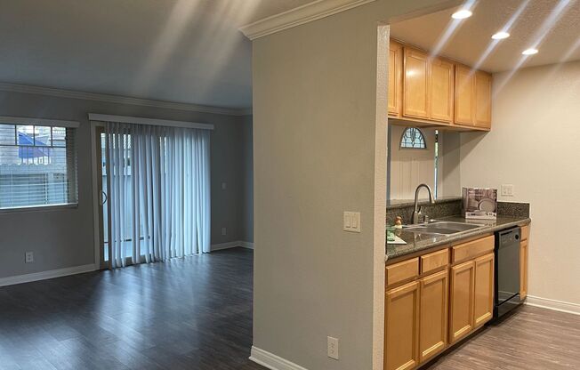 2 beds, 2 baths, 850 sqft, $3,005, Unit 811-01