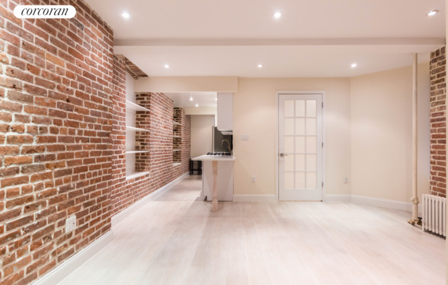 41 W 24 ST