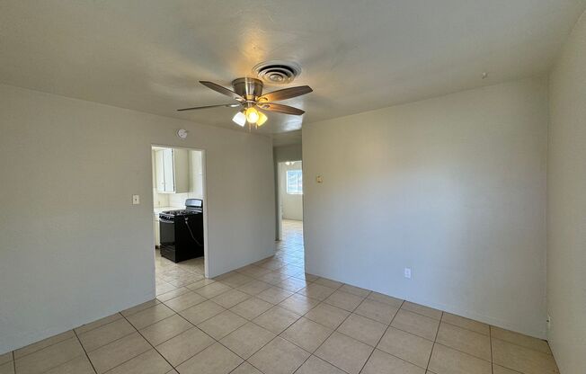 2 beds, 1 bath, 740 sqft, $1,195