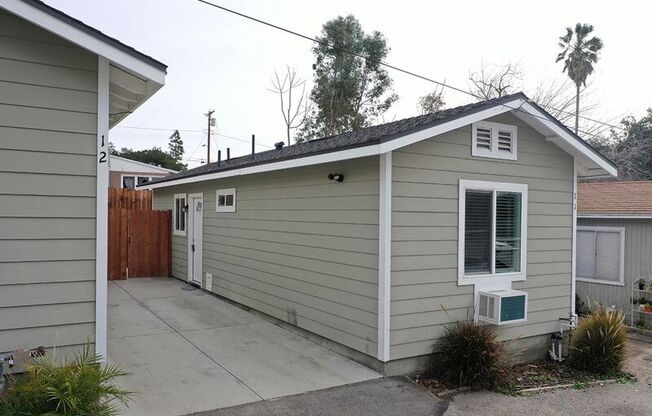 10038 TUJUNGA CYN BLVD