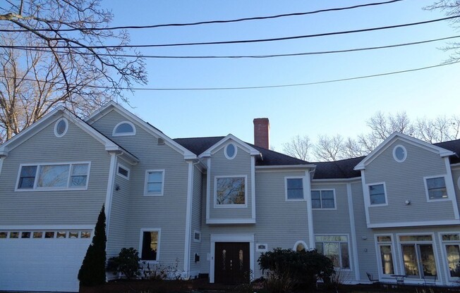 36 SUNHILL LN