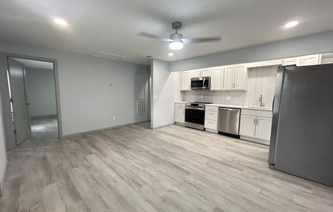 2 beds, 2 baths, $1,095, Unit Unit 3