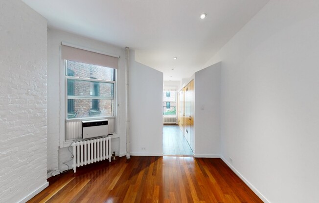23 KING ST