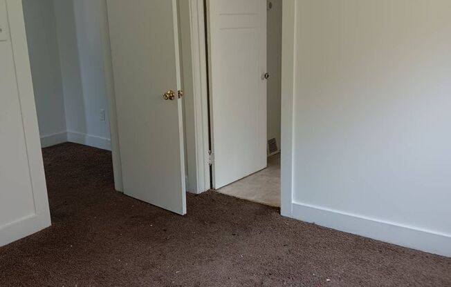 2 beds, 1 bath, $895