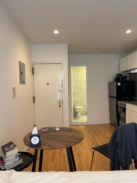 76 E 1st St 1BG