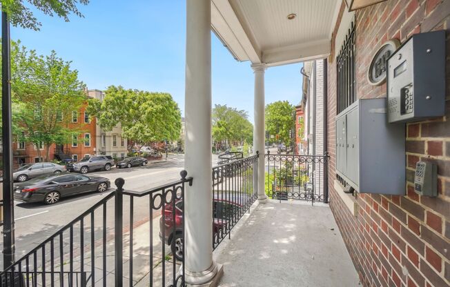 Great 2 Bedroom 1.5 bath in the heart of Shaw