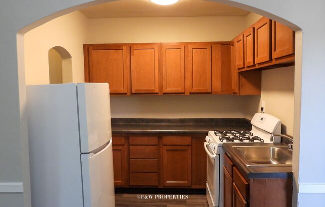 1 bed, 1 bath, 560 sqft, $920, Unit 55-17