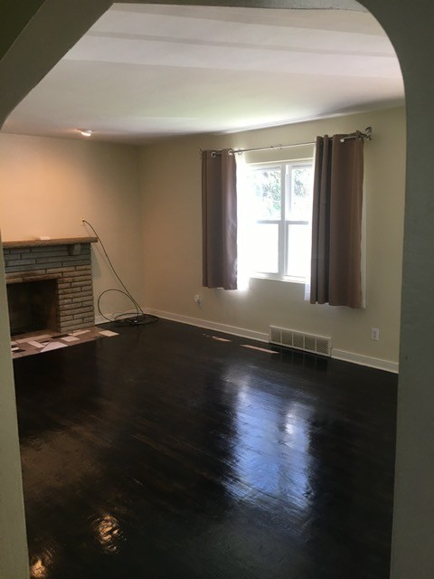 2 beds, 1 bath, $1,425