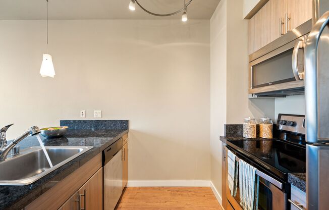 1 bed, 1 bath, 627 sqft, $2,499, Unit 420