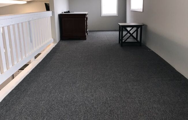 Loft Apartment/ Garage For Rent
