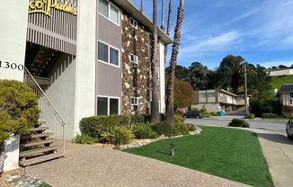 Leu - 1300 Palos Verdes Dr.