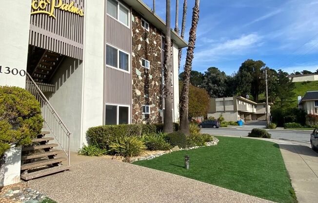 Leu - 1300 Palos Verdes Dr.