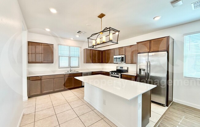 1178 E SABINO DR