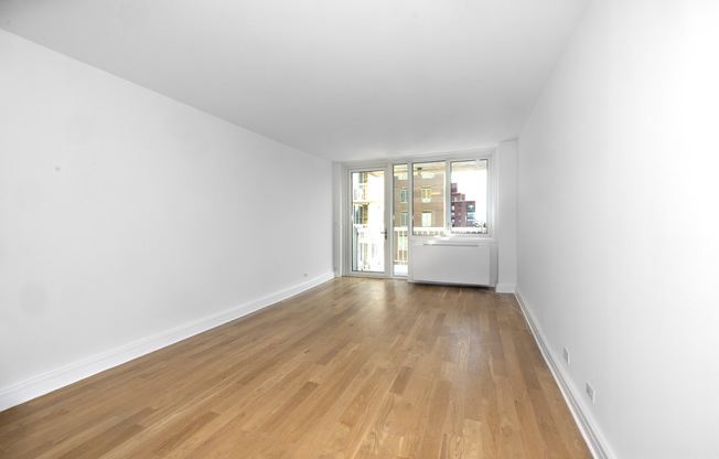 1 bed, 1 bath, $5,995, Unit 17B