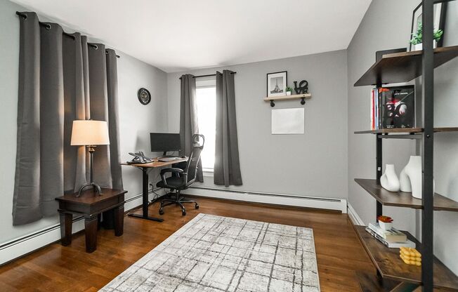 FULLY FURNISHED 3Bed/1Bath Home in Freemansburg