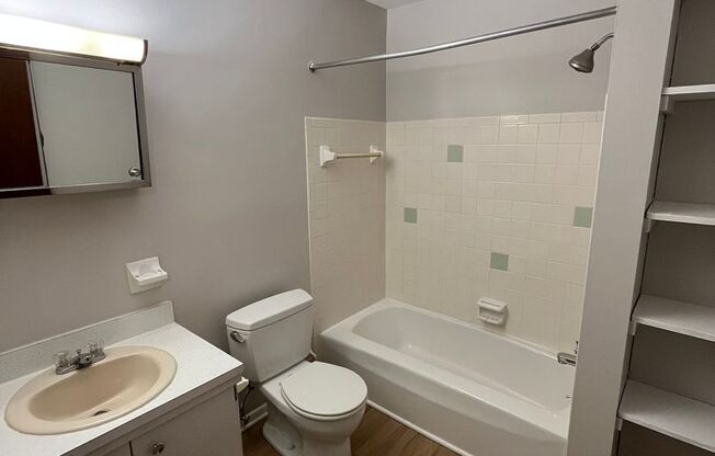 1 bed, 1 bath, $1,025, Unit 699-J