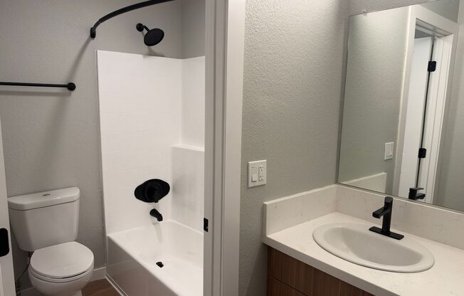 1 bed, 1 bath, 668 sqft, $2,155, Unit 7D