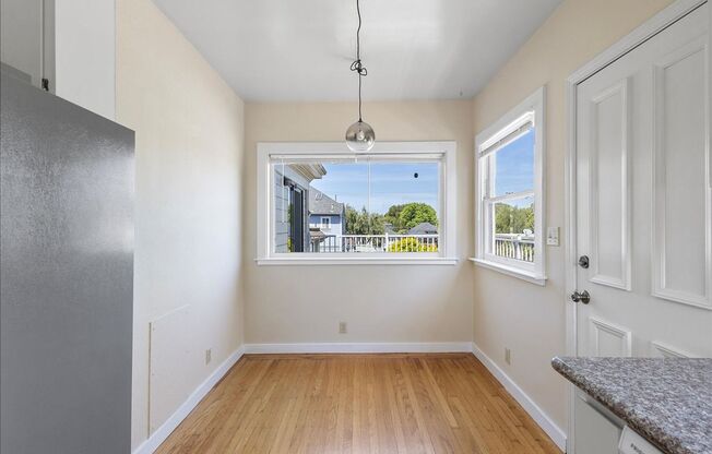 2111 Buena Vista Ave #4 - 2 bedroom | 1 bath | Upper unit