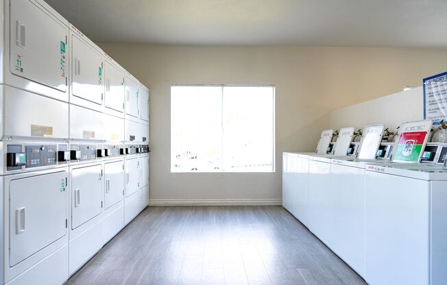 2 beds, 2 baths, 1,000 sqft, $2,700, Unit C006