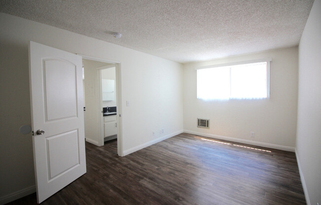 2 beds, 2 baths, 975 sqft, $2,595, Unit 118