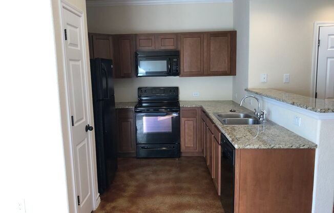 3 beds, 2.5 baths, $1,350, Unit 3