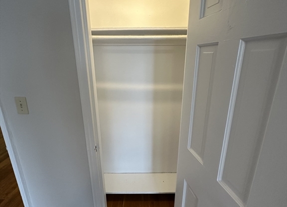 1 bed, 1 bath, 775 sqft, $2,800, Unit 516