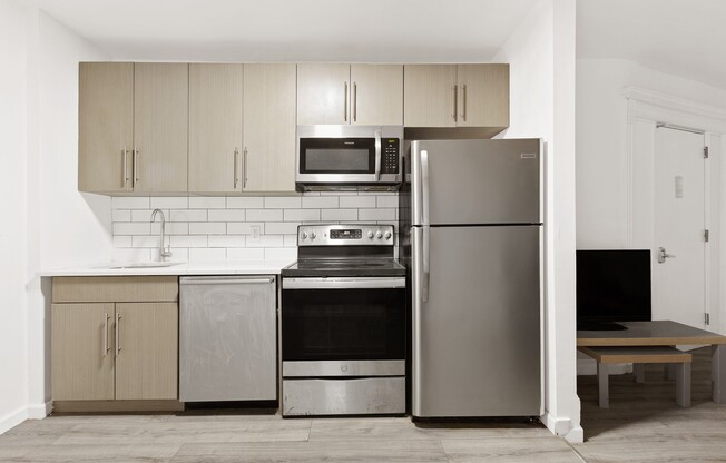207 W 136 ST