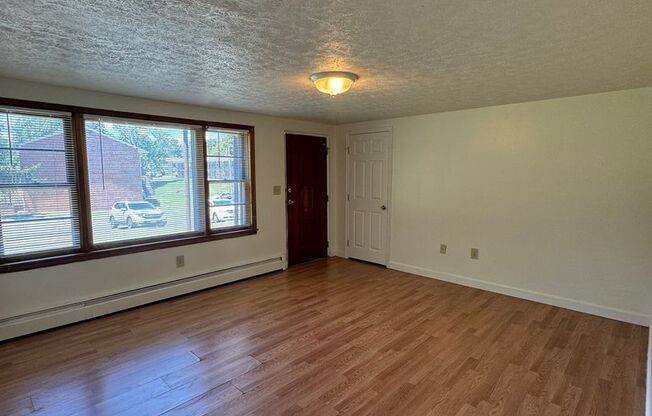 2 beds, 1 bath, 903 sqft, $1,190, Unit A-3