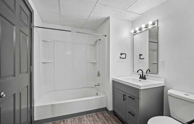 1 bed, 1 bath, 575 sqft, $825, Unit 01-002