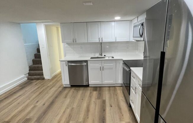 1 bed, 1 bath, 556 sqft, $1,350