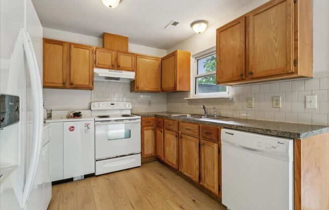 3 beds, 1 bath, $1,650