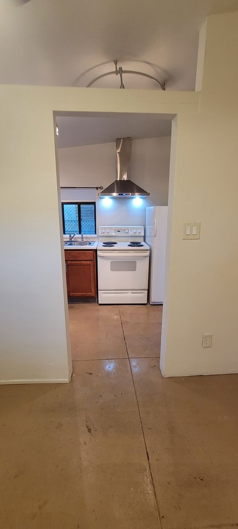 1 bed, 1 bath, $900