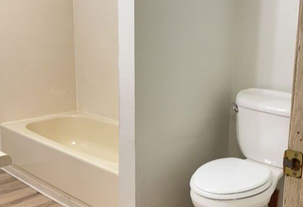 606-1c - 291-297 N. 10th St.