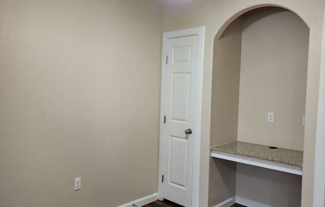 3 beds, 2 baths, 1,187 sqft, $1,520, Unit 4202