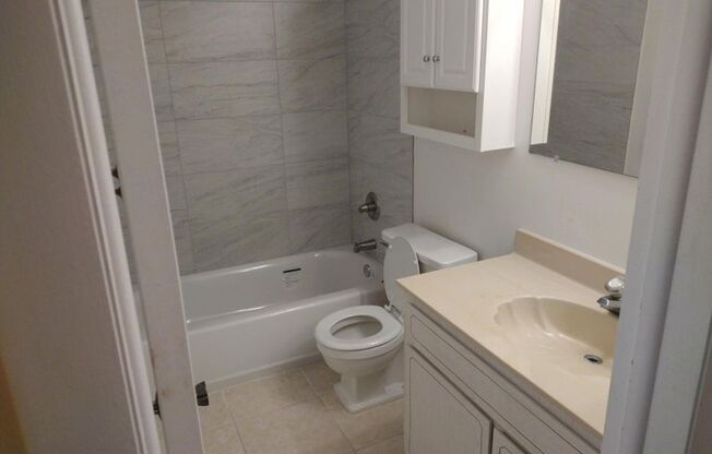 3 beds, 2 baths, $1,550, Unit # H 9