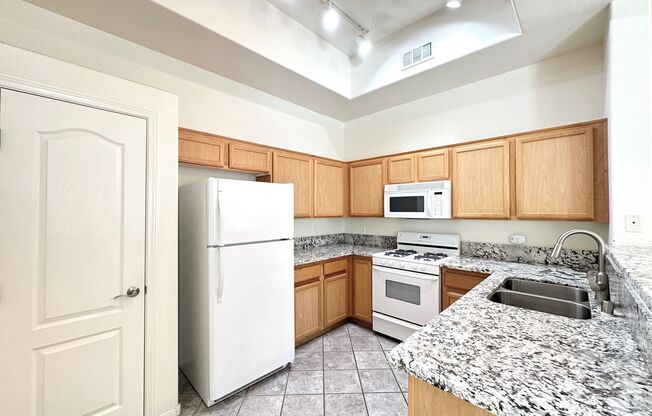 2 beds, 2 baths, $1,450, Unit # 1924
