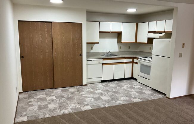 1 bed, 1 bath, 720 sqft, $1,595, Unit A-9