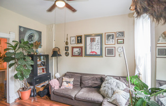 1014 N PAULINA
