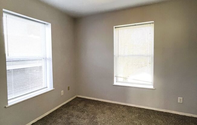 1 bed, 1 bath, 700 sqft, $775, Unit 2W