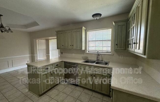 3 beds, 2 baths, 1,650 sqft, $2,100