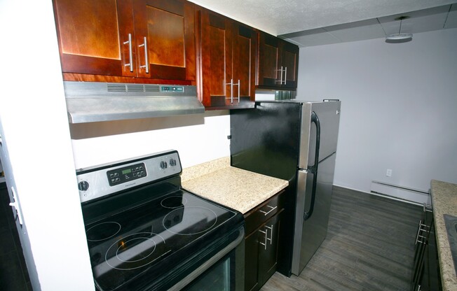 1 bed, 1 bath, 650 sqft, $999, Unit 702-R