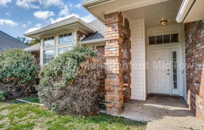 3 beds, 2 baths, $2,400