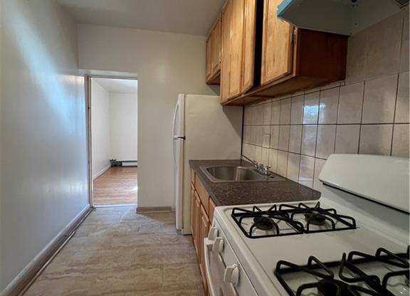 4 beds, 1 bath, 1,512 sqft, $2,995