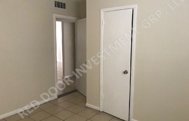 2 beds, 1 bath, $1,195, Unit 2