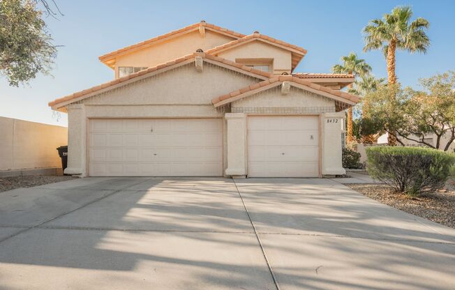 Desert Shores~4 bed with loft & 3 car garage!