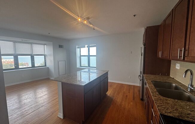 2 beds, 2 baths, $2,400, Unit 401