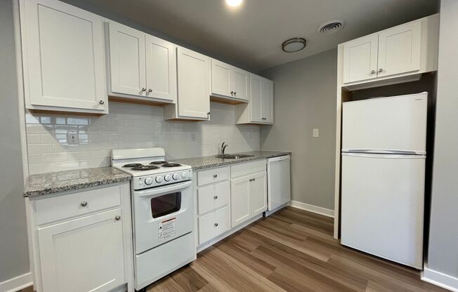 1 bed, 1 bath, 420 sqft, $1,549, Unit 5326 Fifth Ave. #18