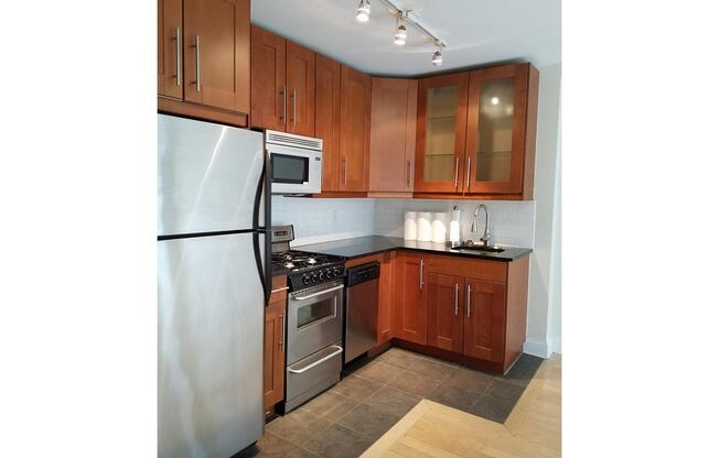 1 bed, 1 bath, 600 sqft, $3,200, Unit 3F