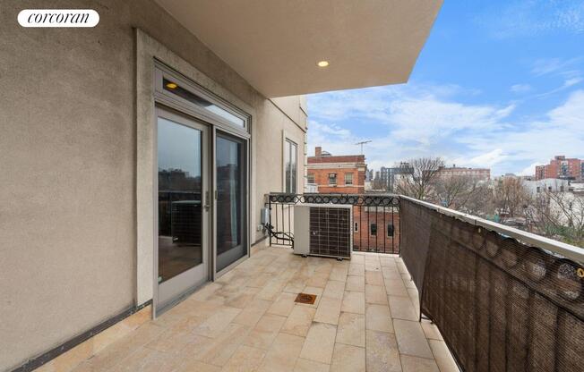 12 14 31 AVE