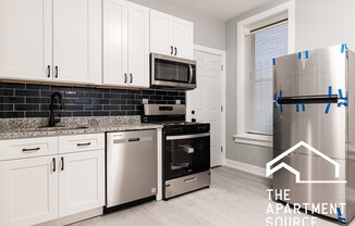 1333 W WALTON